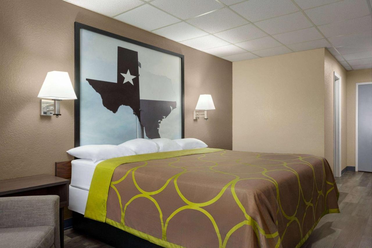 Super 8 By Wyndham Gainesville Tx Экстерьер фото